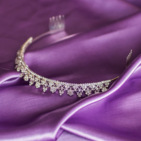 Which 5 Hair Clips Can Cozy Up Your Winter Looks in 2024?