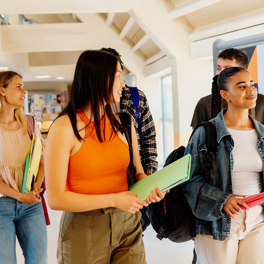 What 5 Trendy Hair Clip Styles Are Perfect for School and College in 2024?